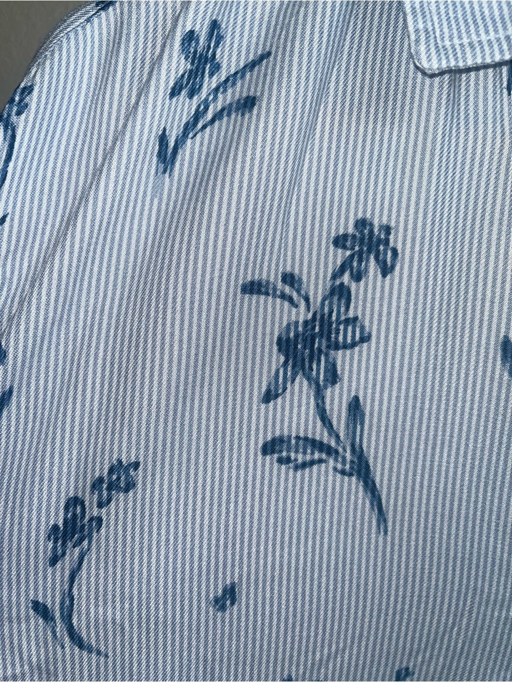 Preppy Blue Stripe & Floral Button-Down Shirt for Women NWT - Picture 5 of 9